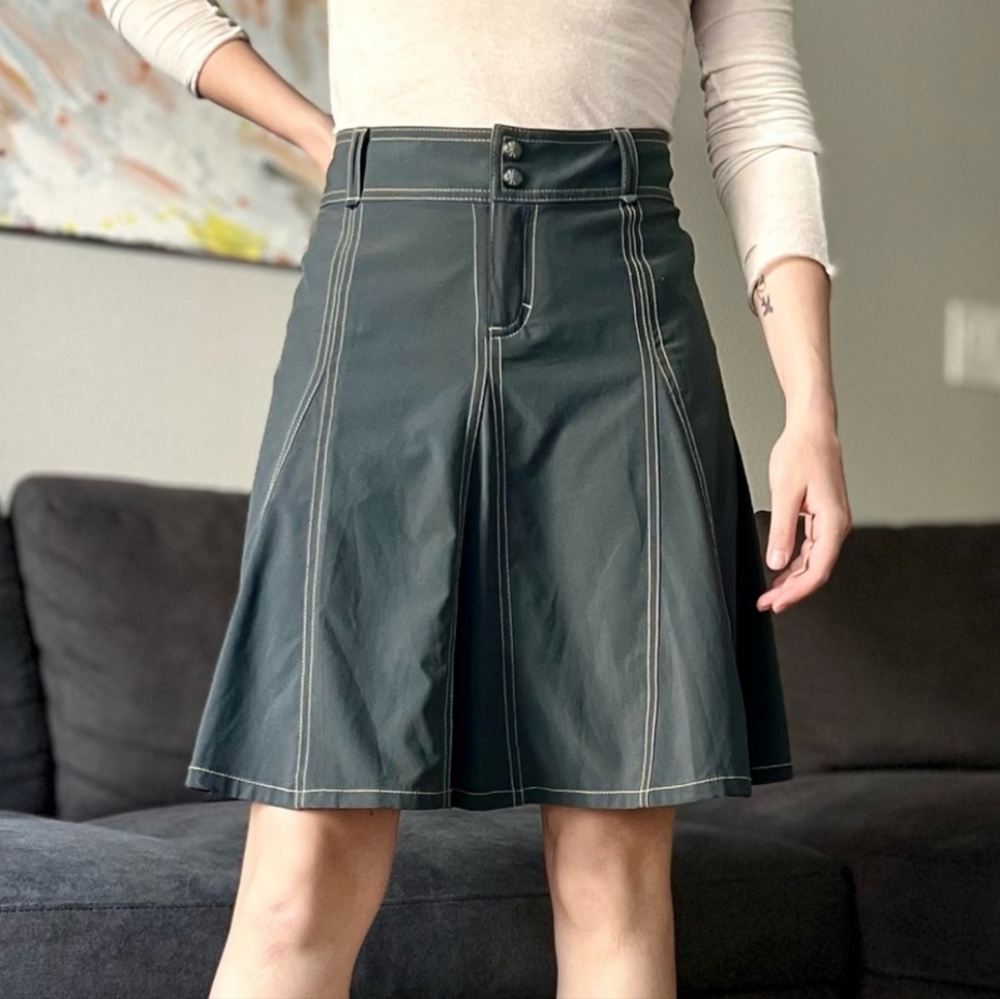 Athleta Dark Green A-line Skort with Contrast Stitching